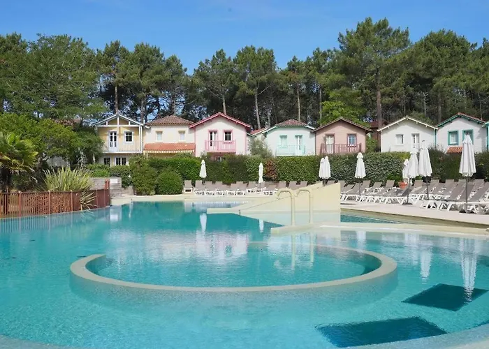 Domaine Du Golf Piscine Chauffee 3 *